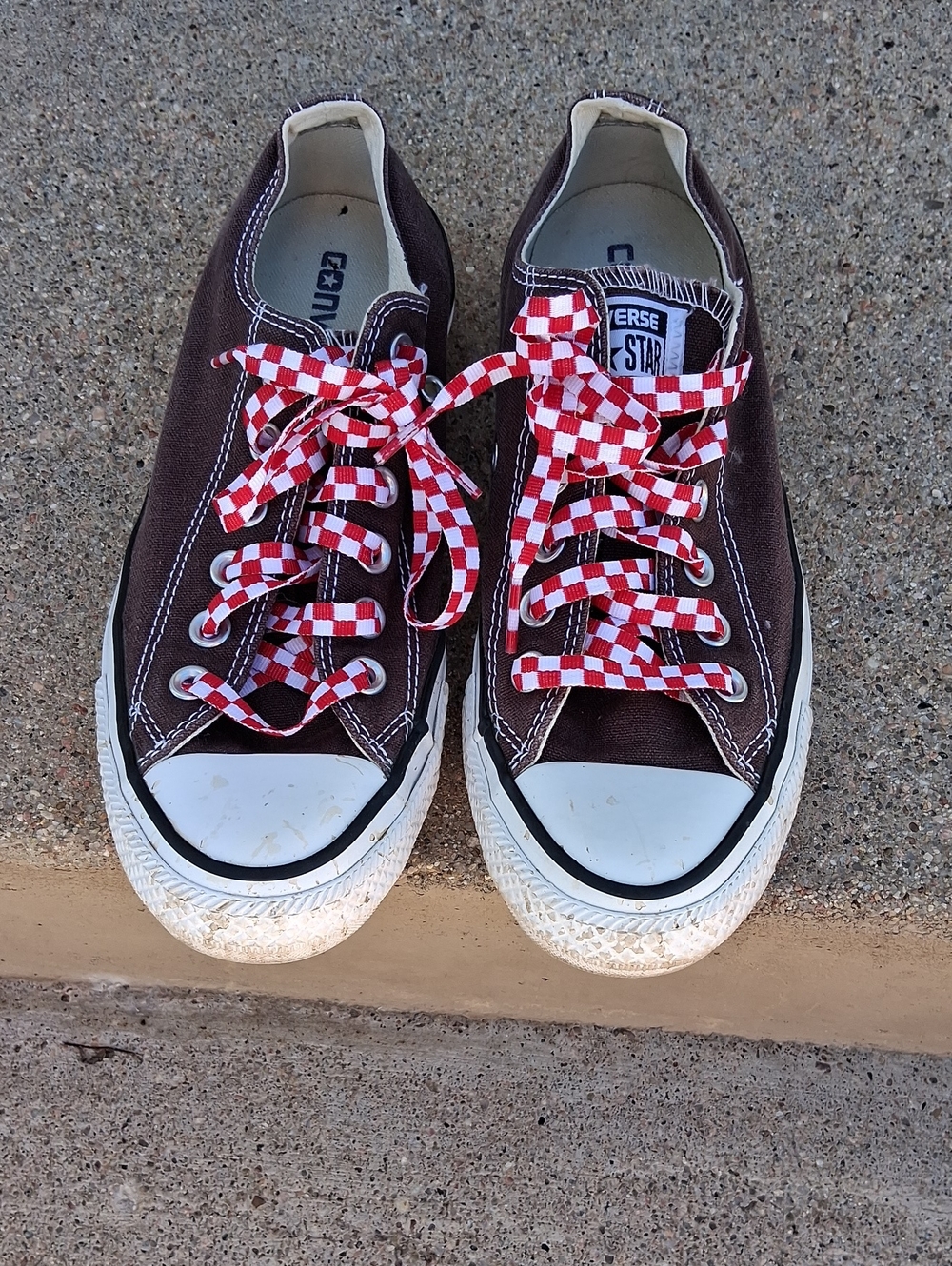 Converse  Low-Top Sneakers in Brown with Red/White Check Laces